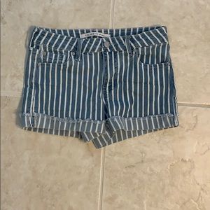BLUE AND WHITE DENIM SHORTS